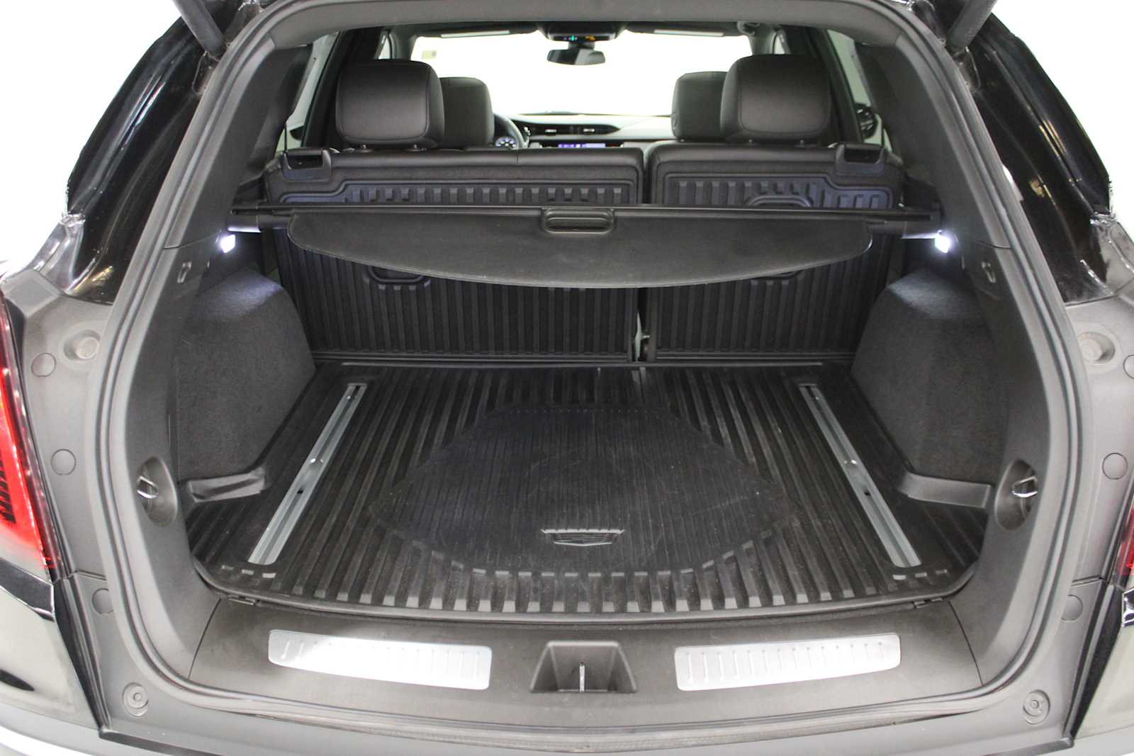 used 2024 Cadillac XT5 car, priced at $38,887