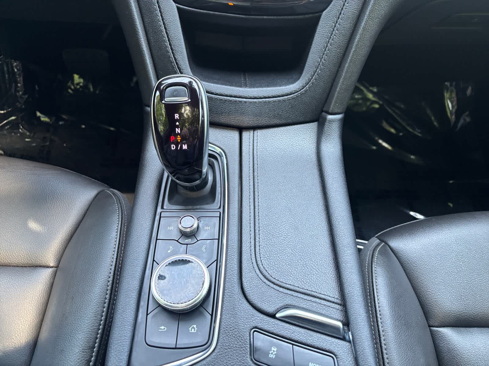 used 2024 Cadillac XT6 car, priced at $43,387