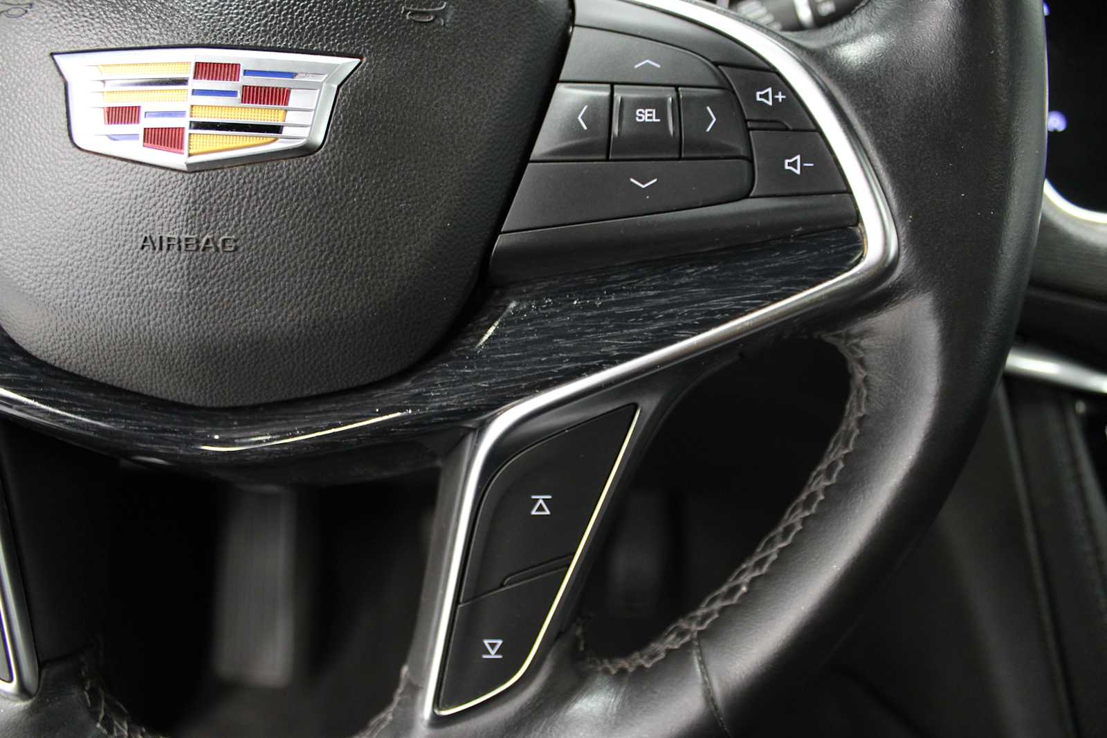 used 2023 Cadillac XT5 car, priced at $30,187