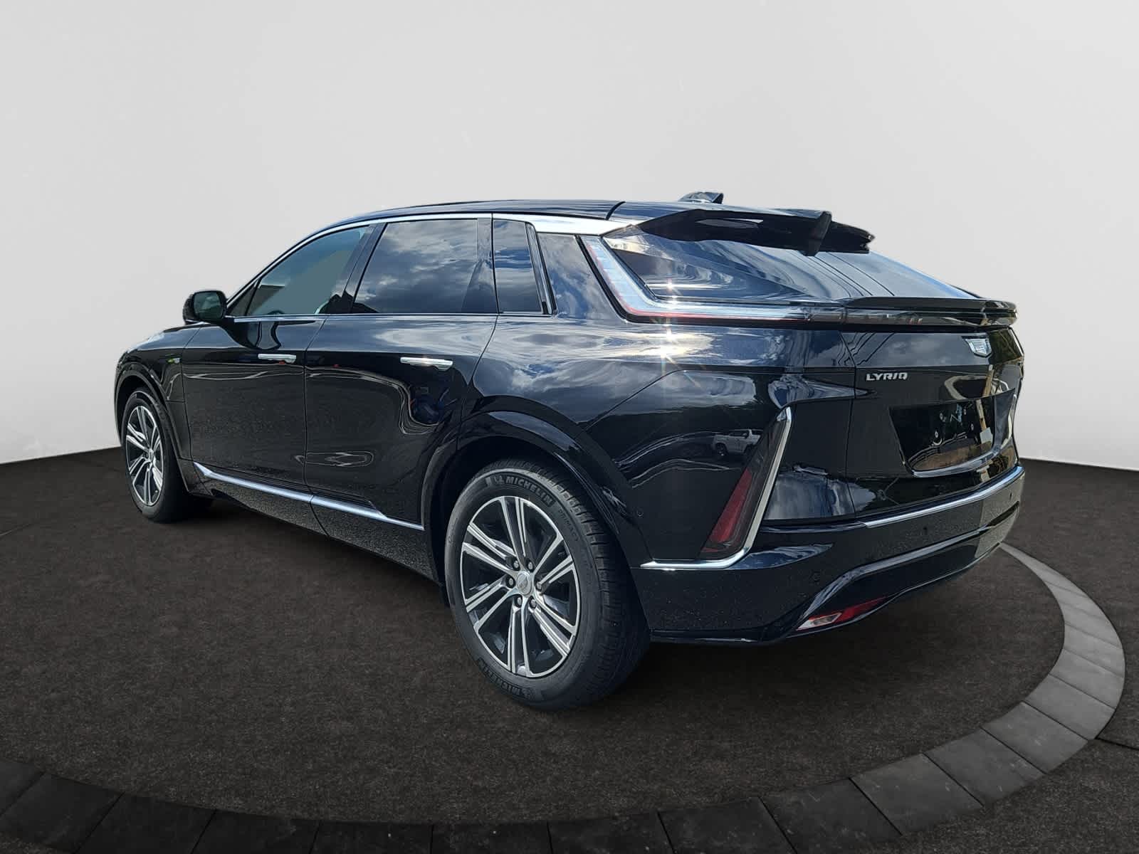 2024 Cadillac Lyriq Luxury photo 3