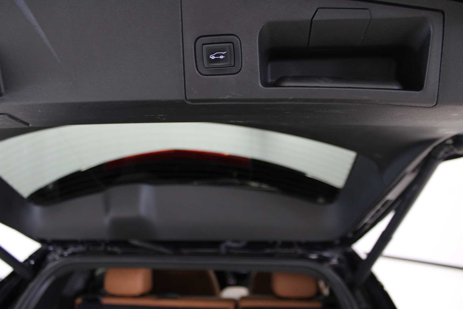 used 2022 Cadillac XT5 car, priced at $32,187