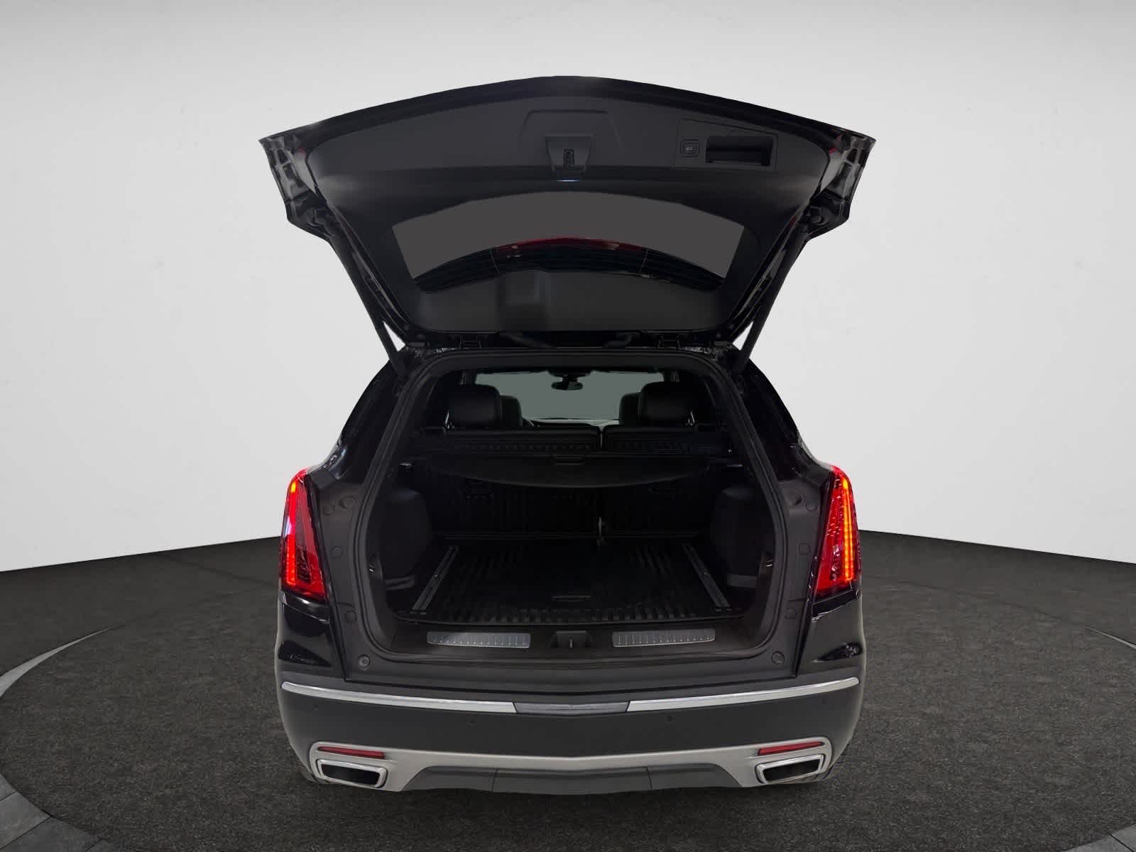 used 2024 Cadillac XT5 car, priced at $38,887