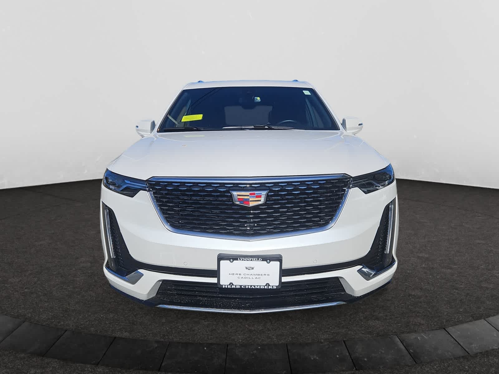 2025 Cadillac XT6 Premium Luxury photo 2