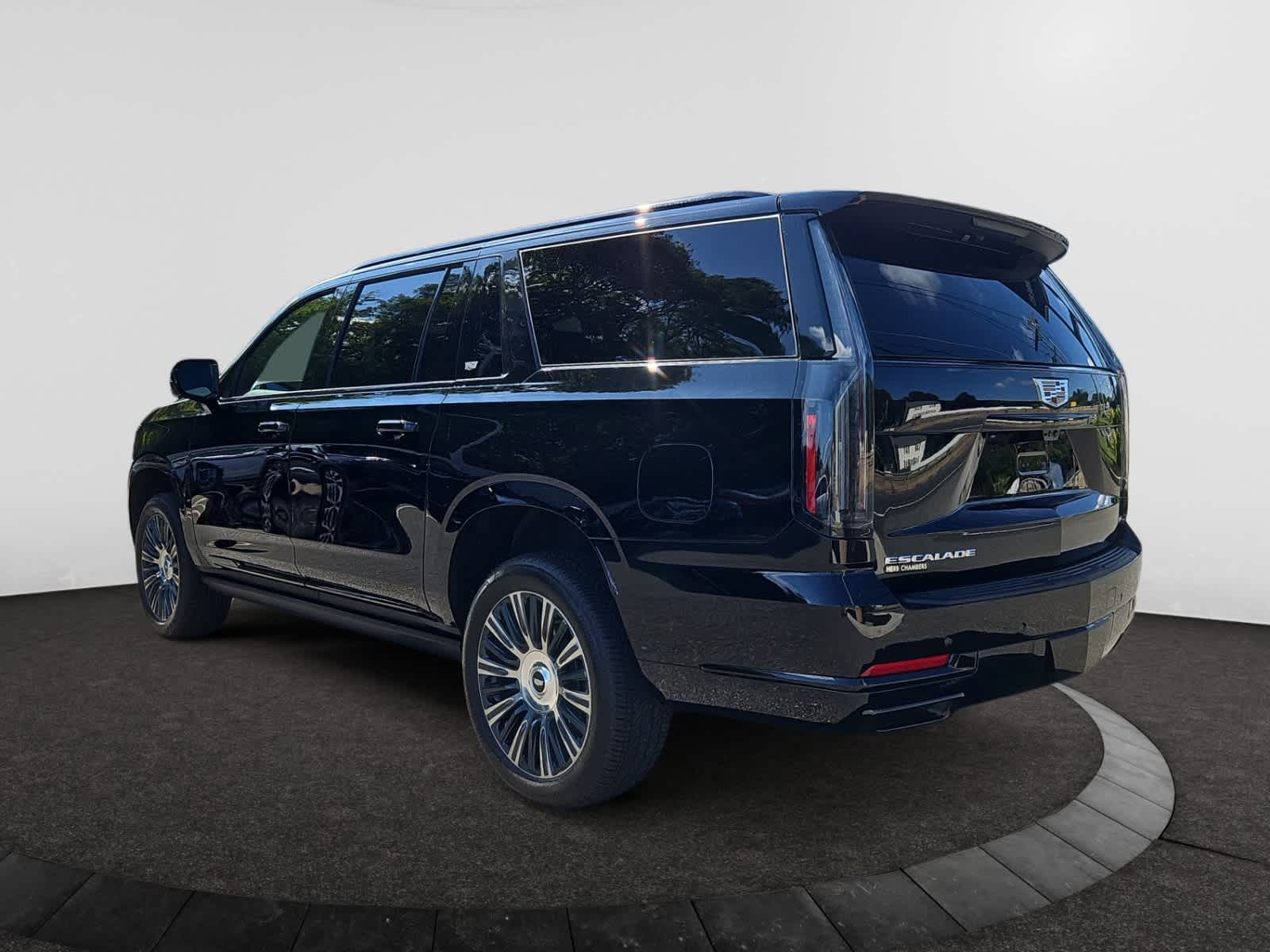 2025 Cadillac Escalade ESV Sport photo 3