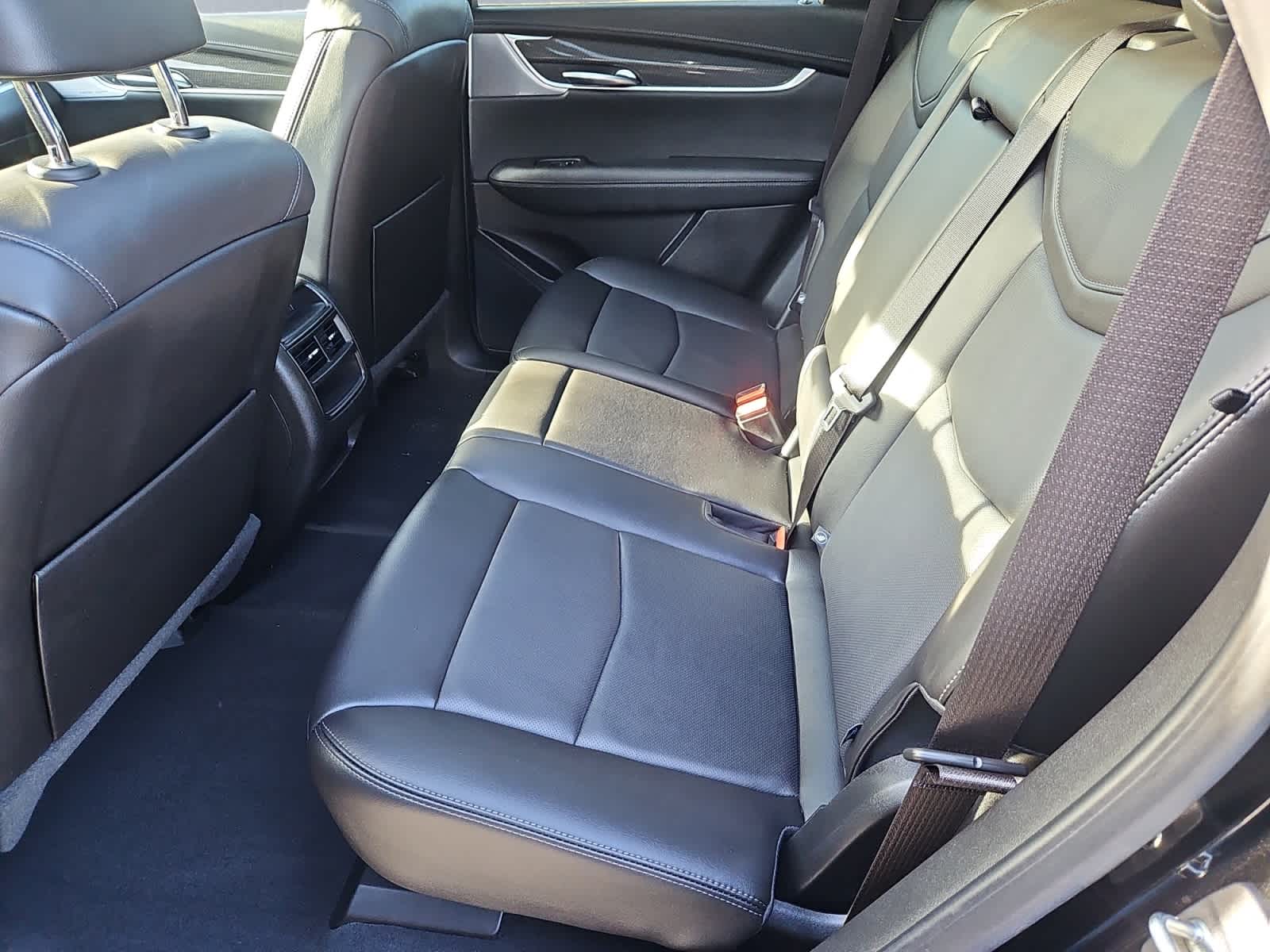 used 2023 Cadillac XT5 car, priced at $36,287