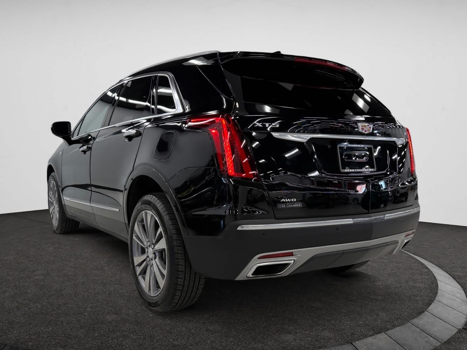 2024 Cadillac XT5 Premium Luxury photo 3