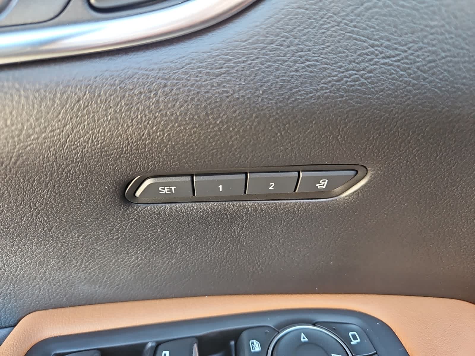 used 2022 Cadillac XT5 car, priced at $30,287