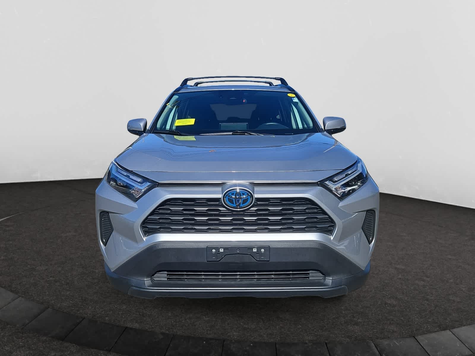 2024 Toyota RAV4 Hybrid XLE photo 2