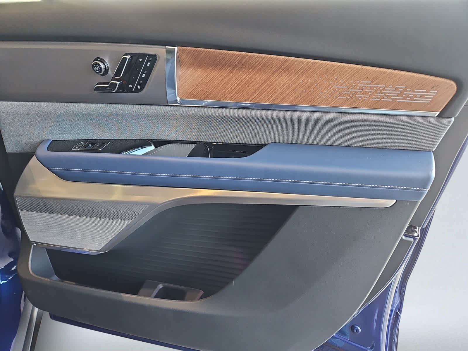 new 2026 Cadillac VISTIQ car, priced at $94,715