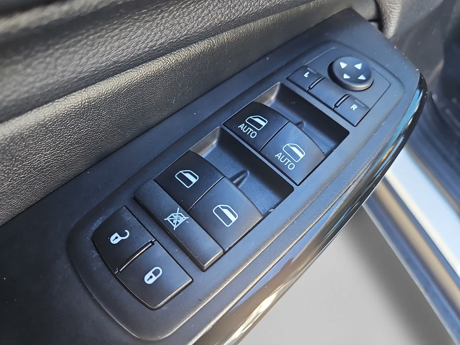 used 2019 Jeep Cherokee car, priced at $20,187