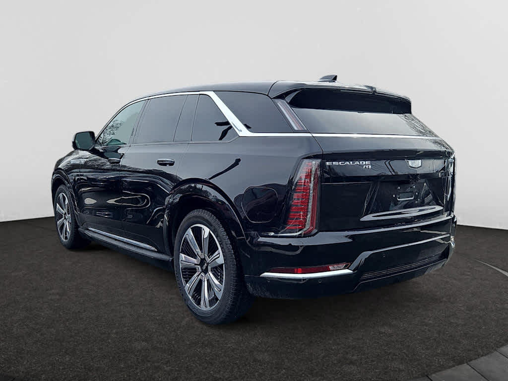 2025 Cadillac Escalade IQ Luxury photo 3