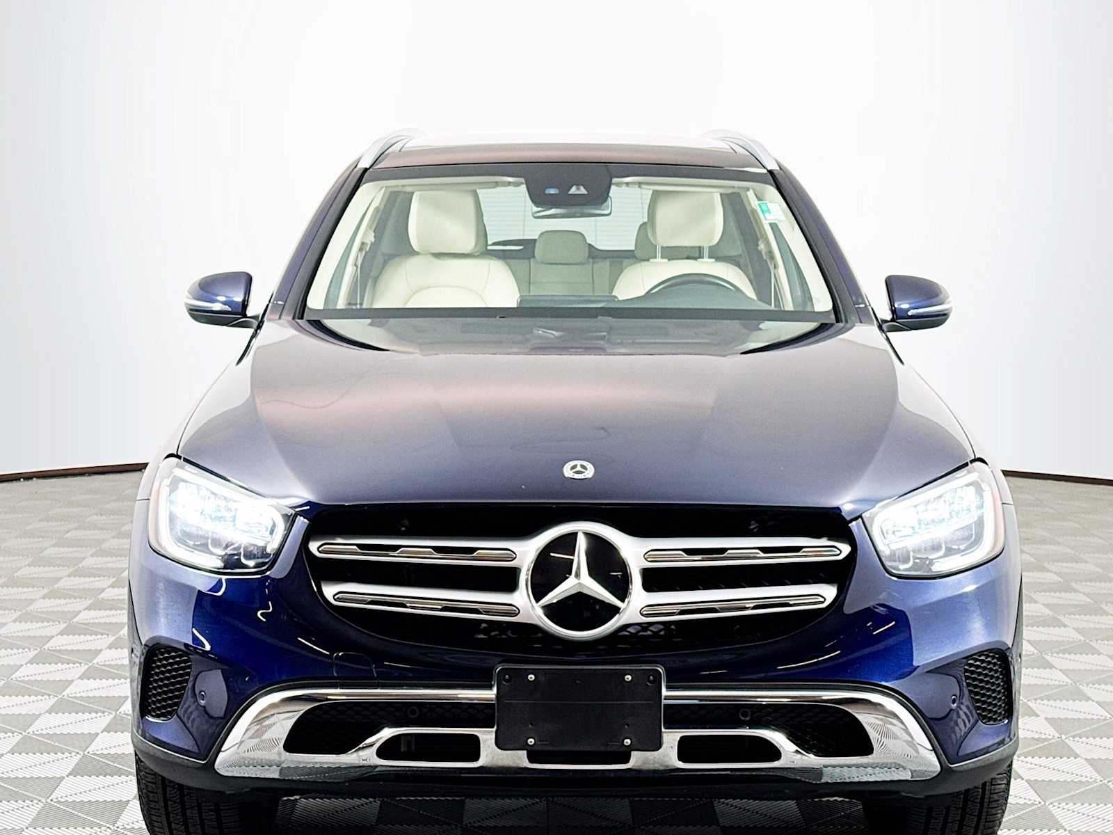 2022 Mercedes Benz GLC 300 4MATIC photo 2