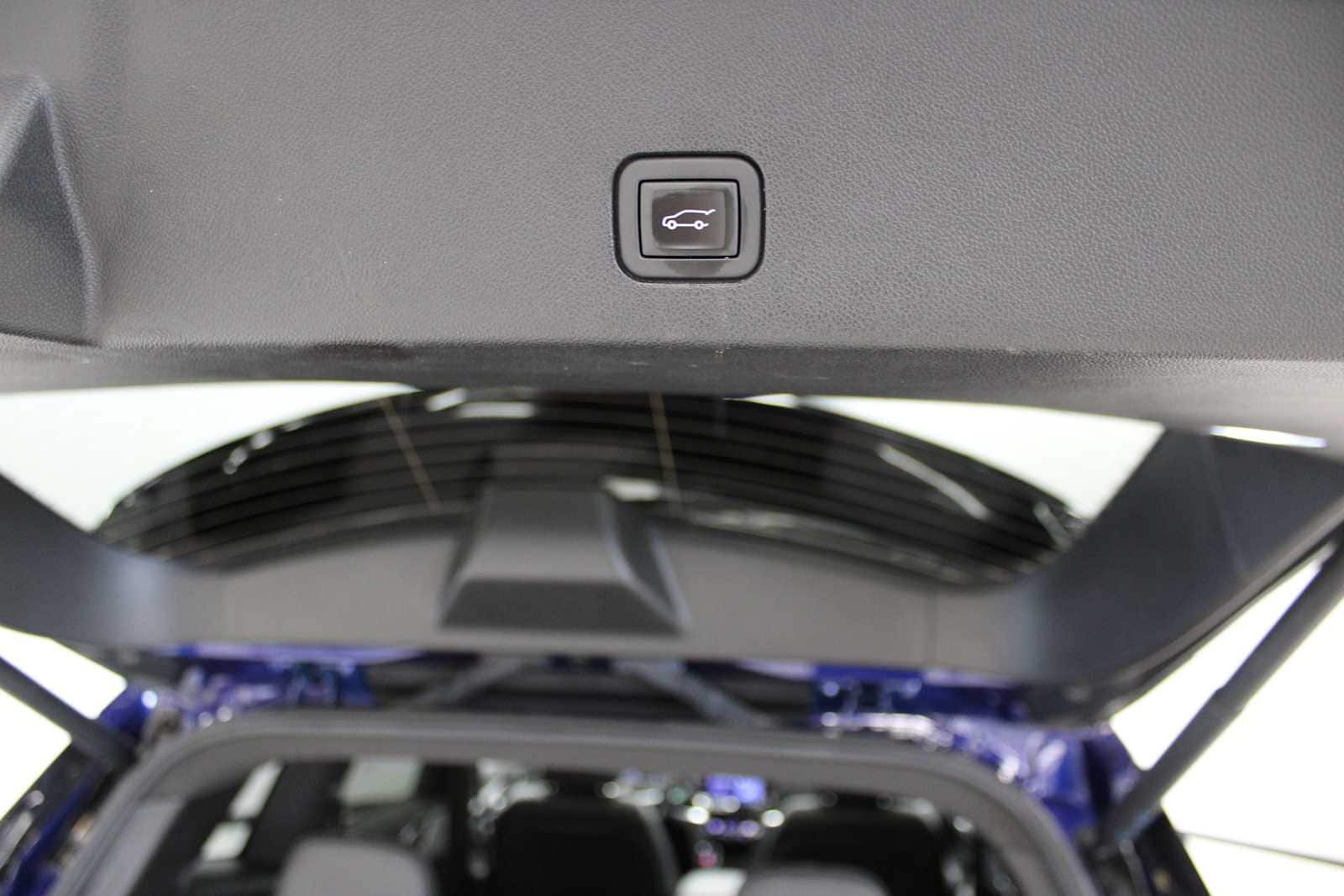 used 2024 Cadillac XT6 car, priced at $36,387