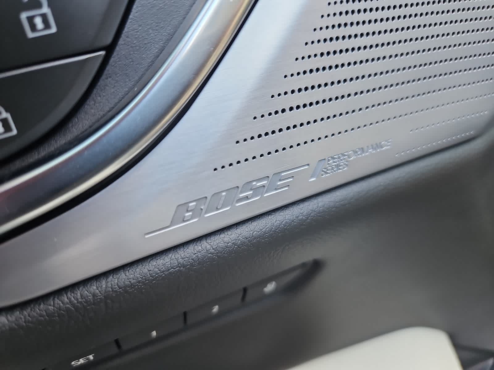 used 2022 Cadillac XT5 car, priced at $35,287