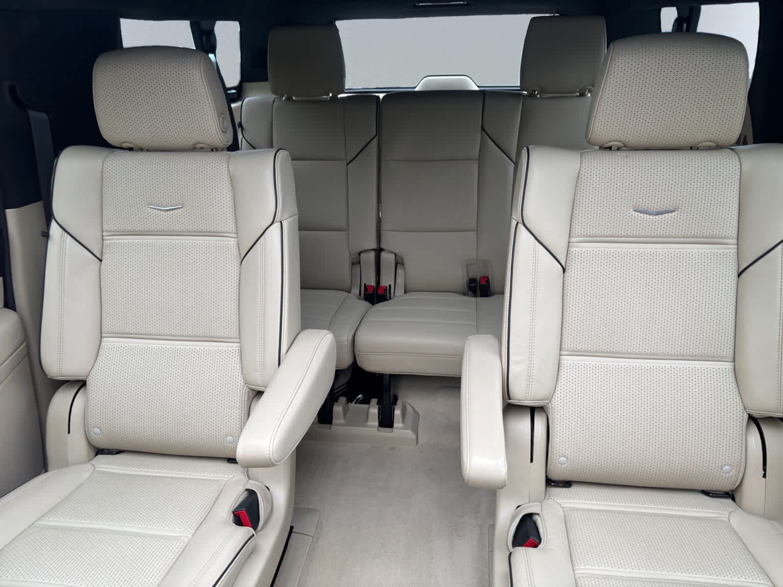 used 2023 Cadillac Escalade ESV car, priced at $74,387