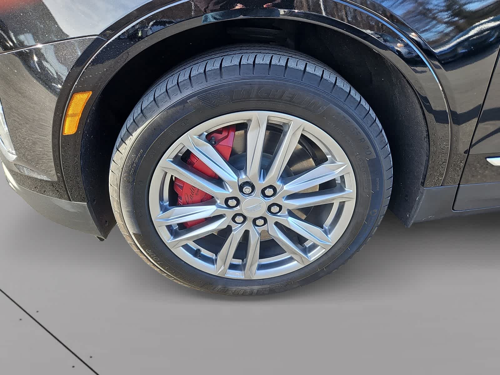 used 2023 Cadillac XT5 car, priced at $36,287