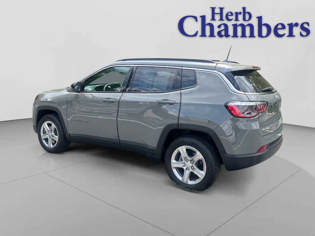 Used 2023 Jeep Compass Latitude SUV