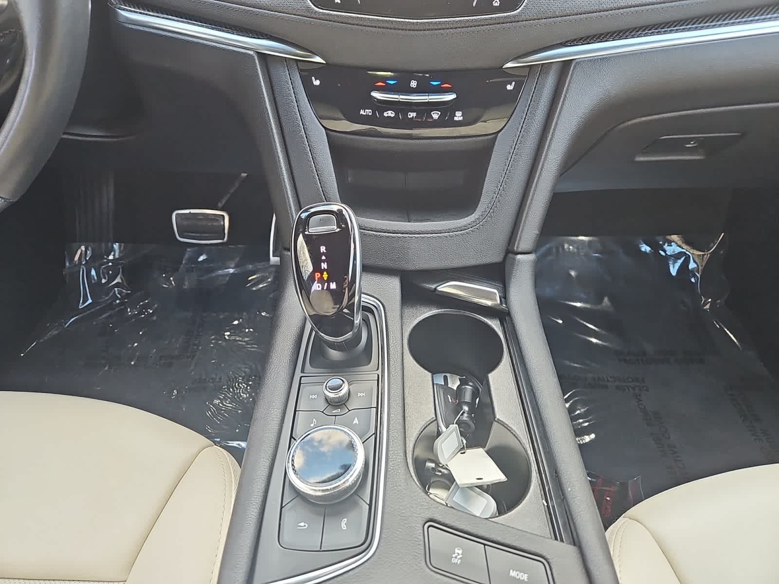 used 2022 Cadillac XT5 car, priced at $35,287