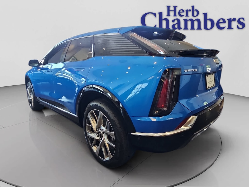 New 2025 CADILLAC OPTIQ Luxury 2 SUV