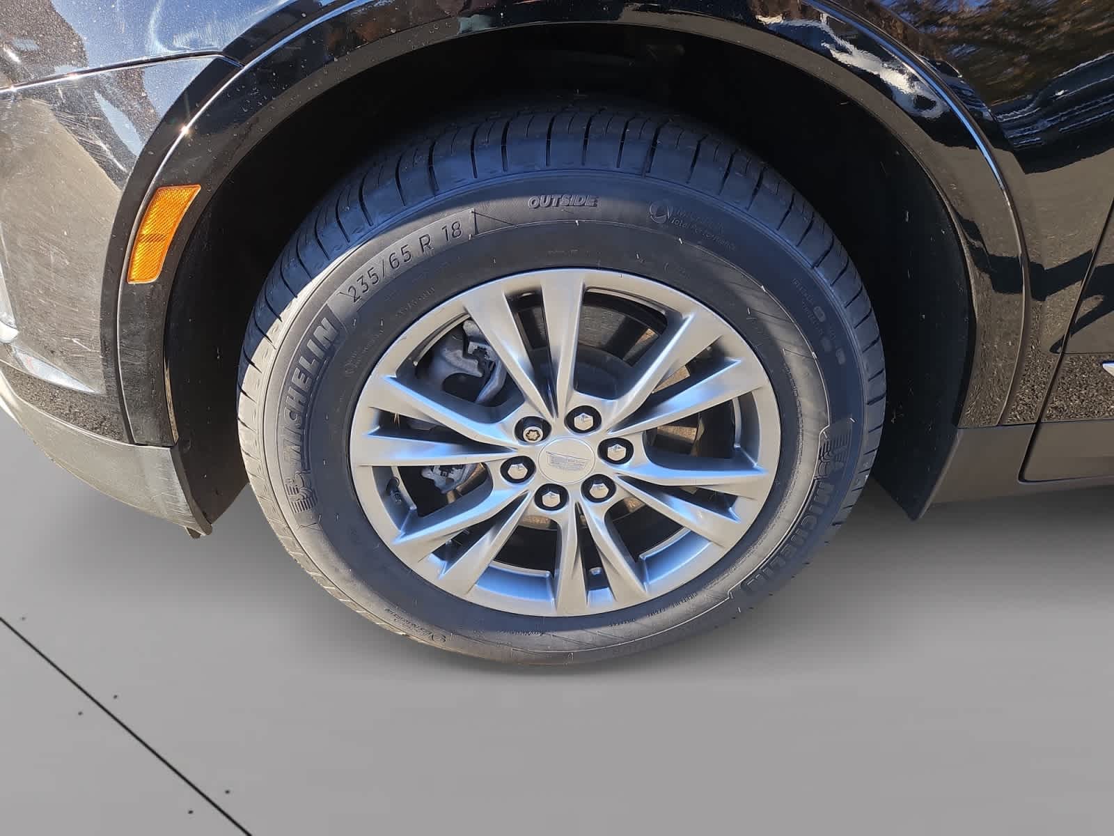 used 2022 Cadillac XT5 car, priced at $30,287