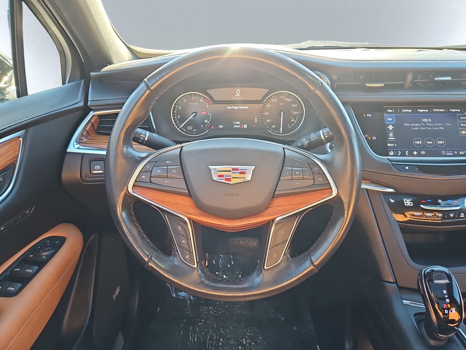 used 2022 Cadillac XT5 car, priced at $30,287