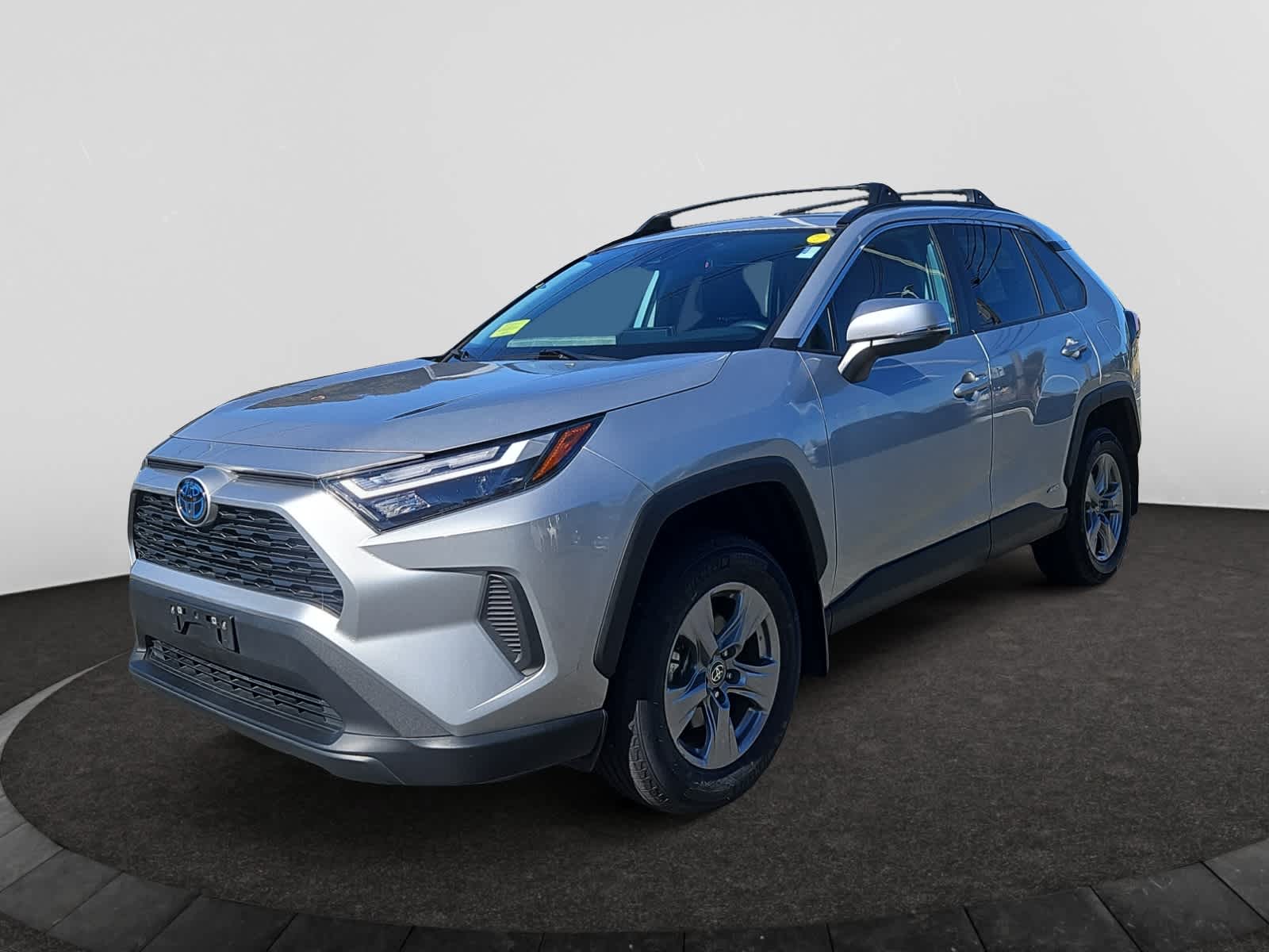 2024 Toyota RAV4 Hybrid XLE photo 4
