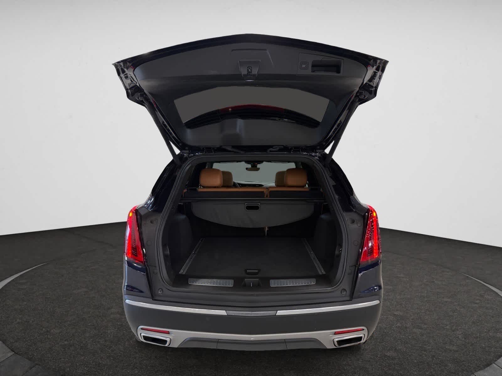 used 2022 Cadillac XT5 car, priced at $32,187