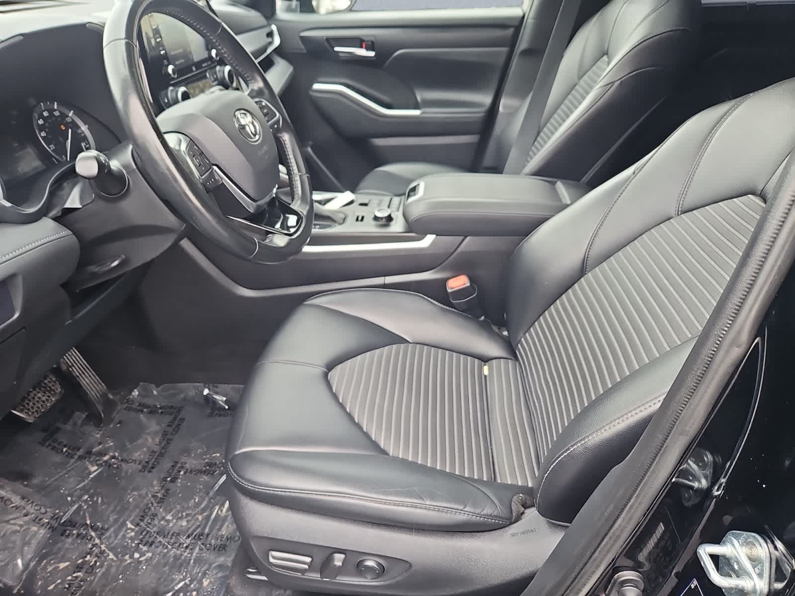 used 2021 Toyota Highlander car, priced at $36,997