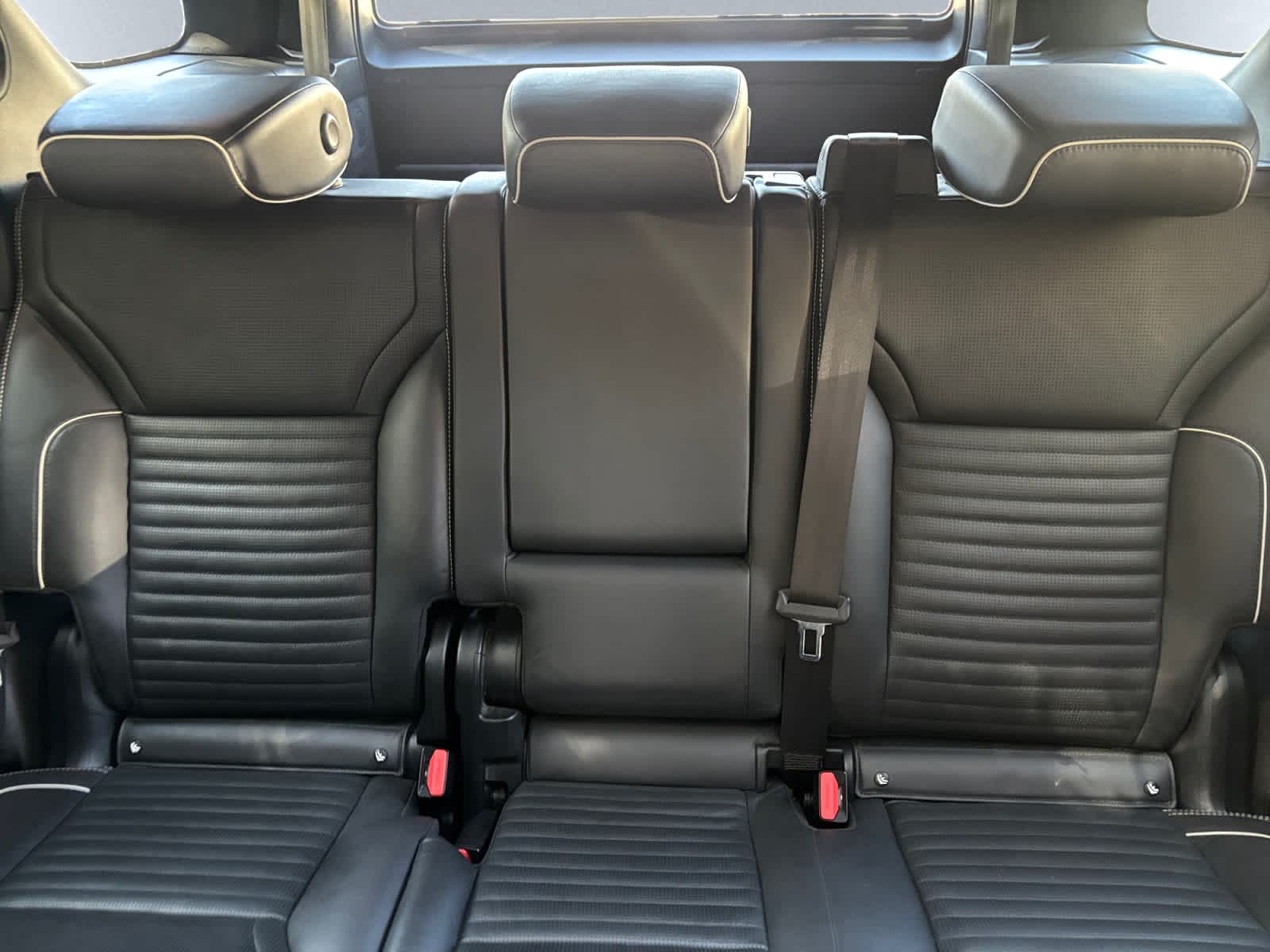 used 2021 Land Rover Discovery car, priced at $24,387