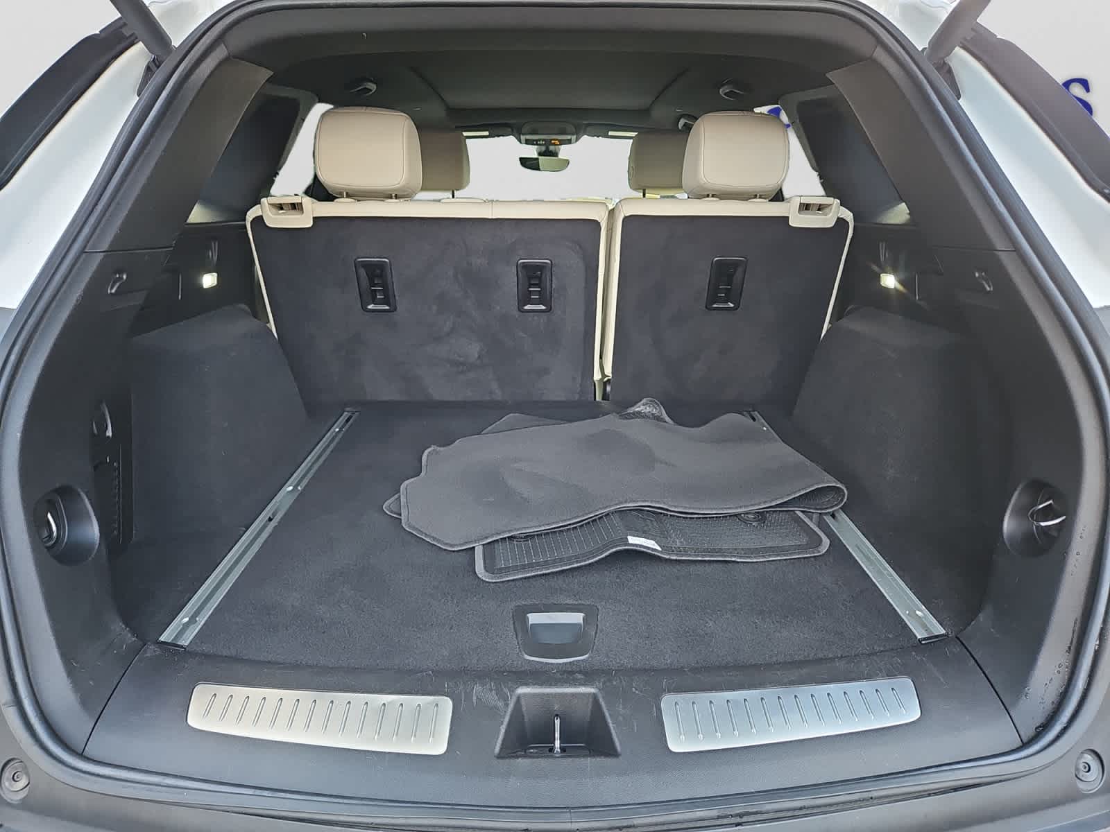 used 2022 Cadillac XT5 car, priced at $35,287