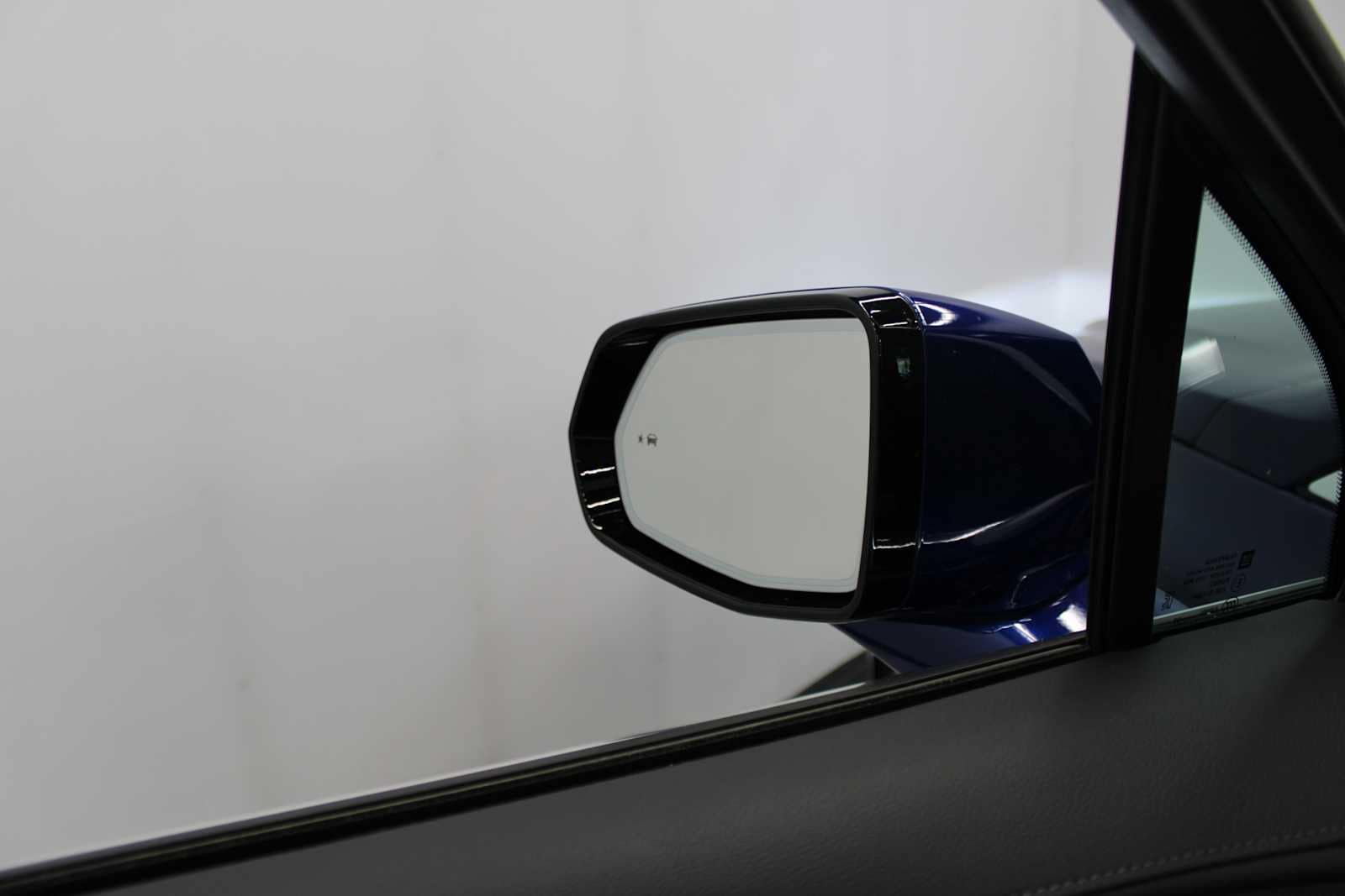 used 2024 Cadillac XT6 car, priced at $36,387