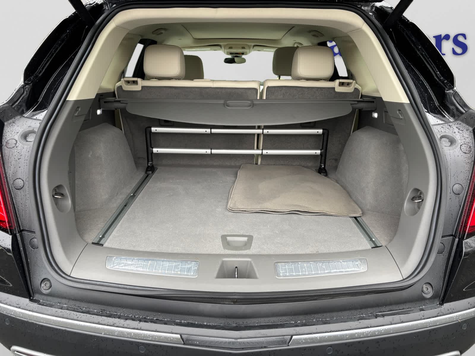 used 2023 Cadillac XT5 car, priced at $34,387