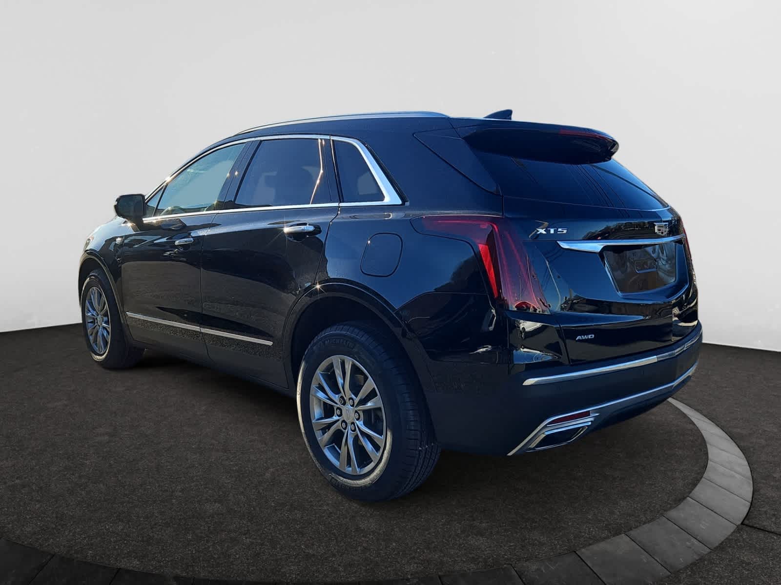 2022 Cadillac XT5 Premium Luxury photo 3
