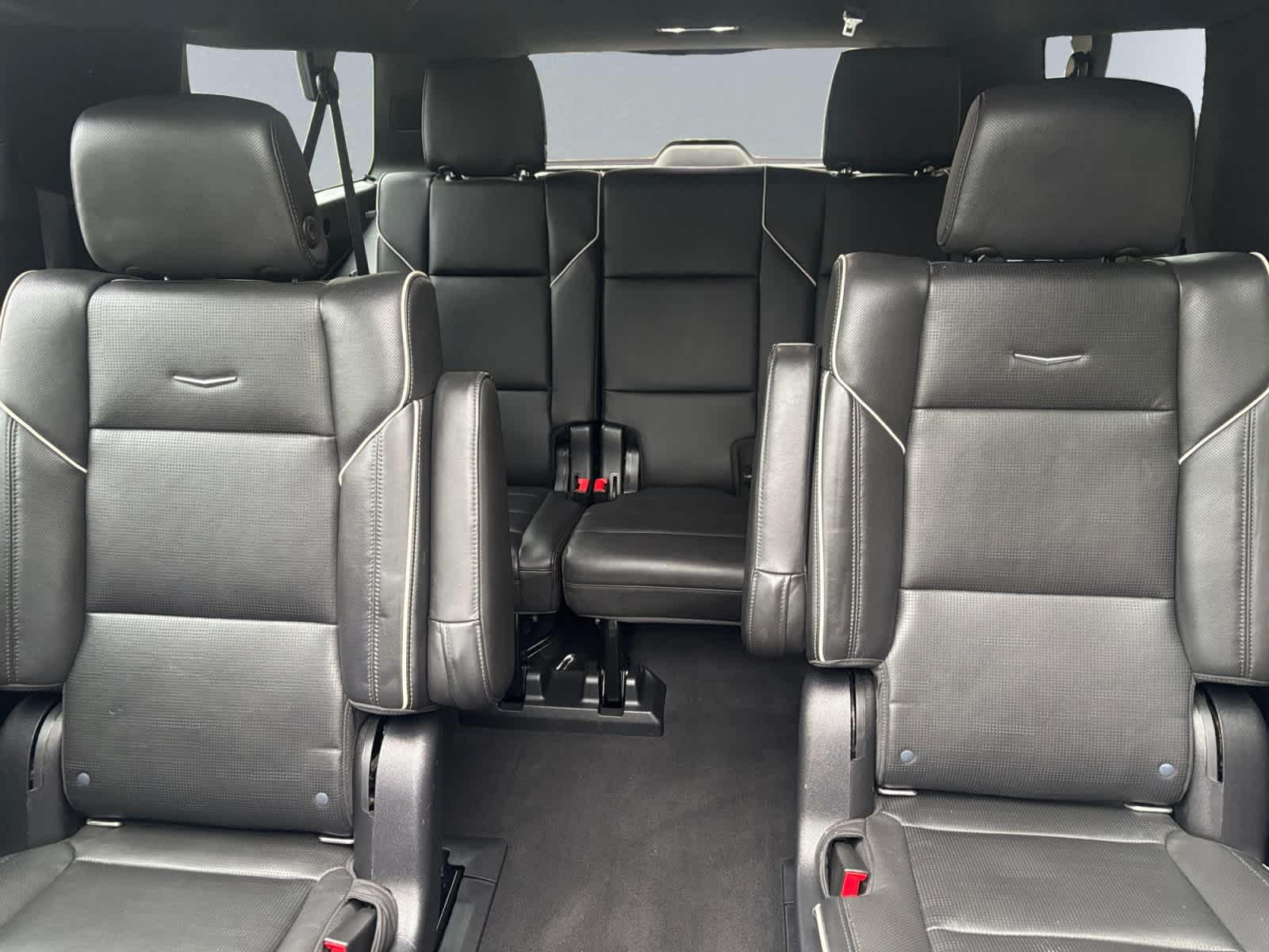 used 2021 Cadillac Escalade ESV car, priced at $50,487