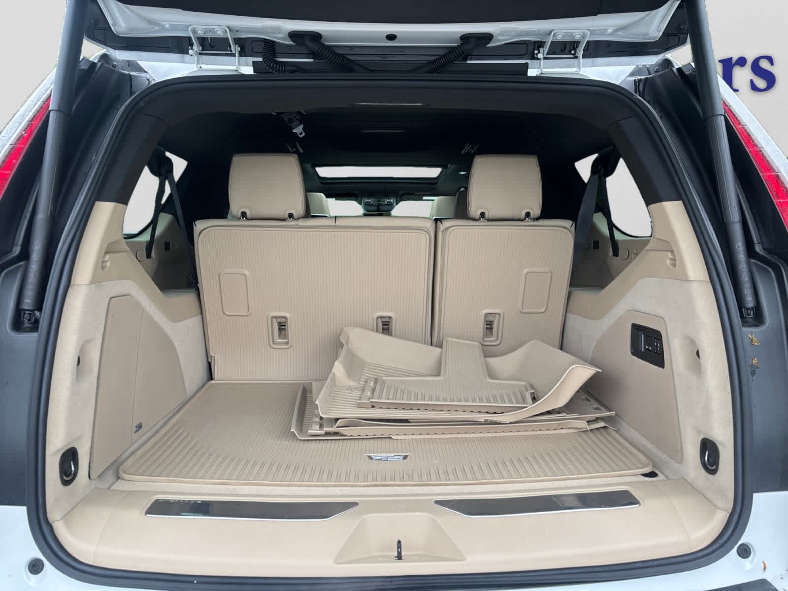 used 2023 Cadillac Escalade ESV car, priced at $74,387