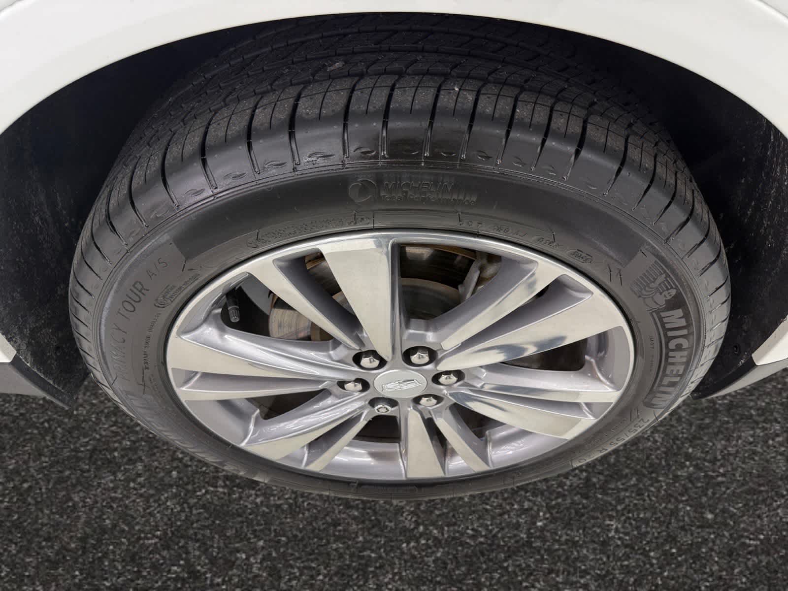 used 2023 Cadillac XT5 car, priced at $30,187