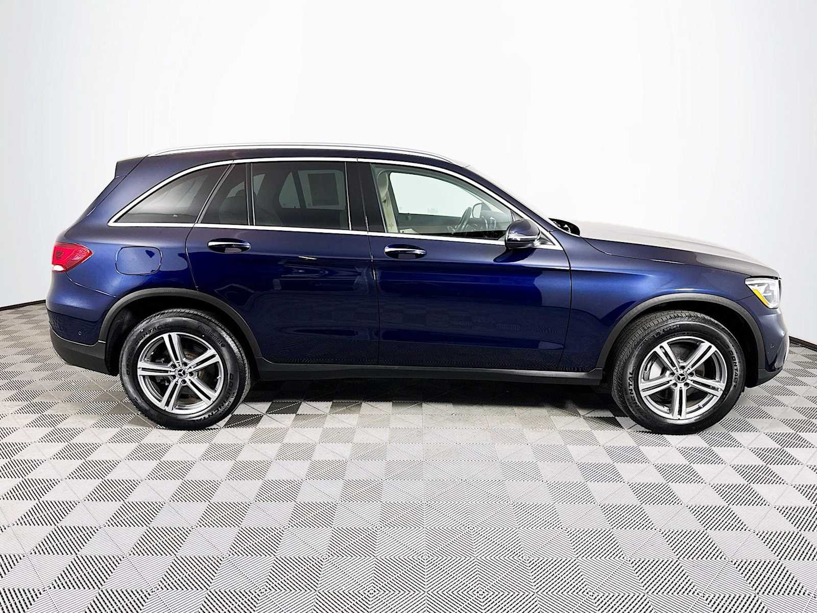 2022 Mercedes Benz GLC 300 4MATIC photo 4