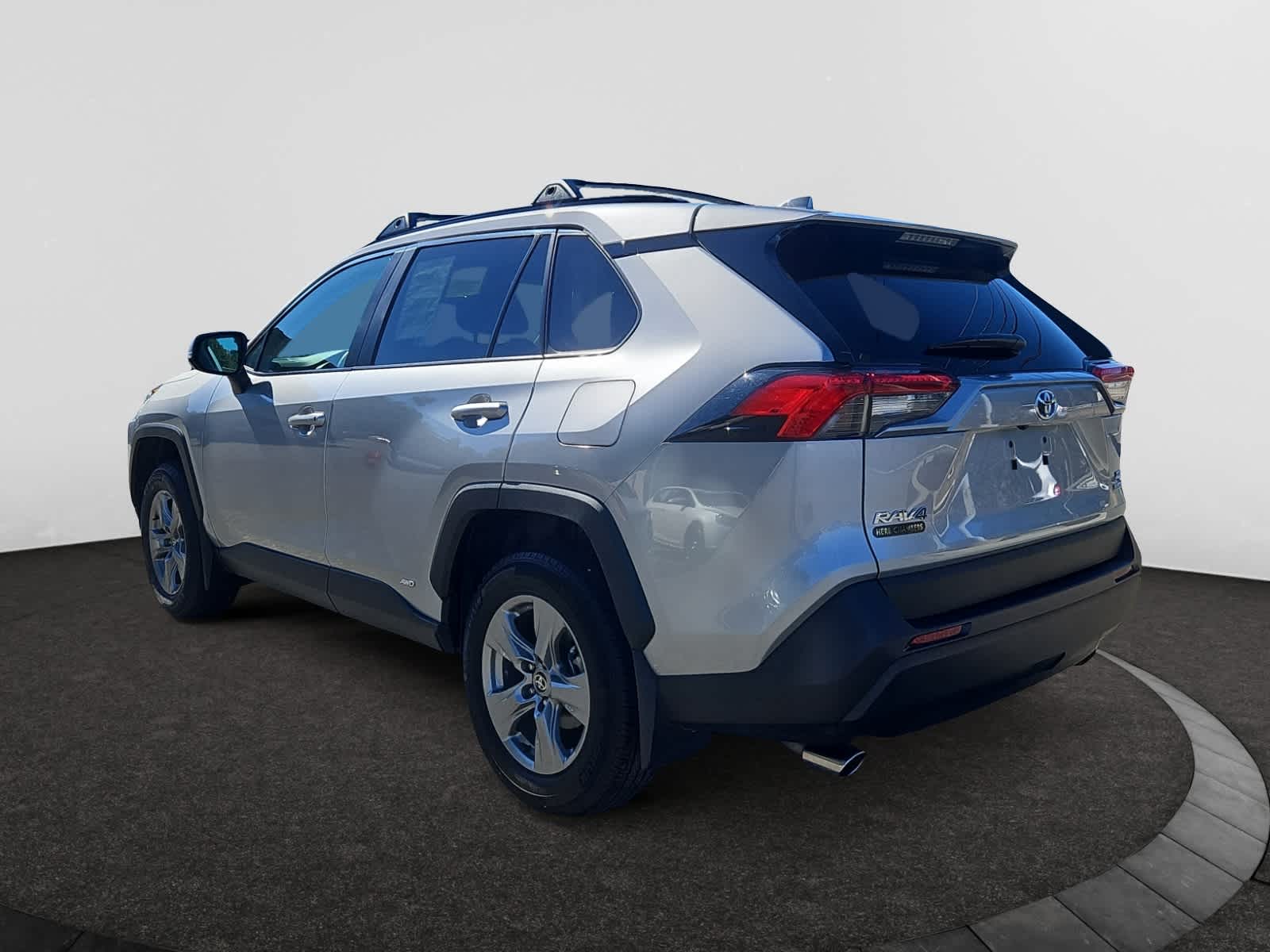 2024 Toyota RAV4 Hybrid XLE photo 3