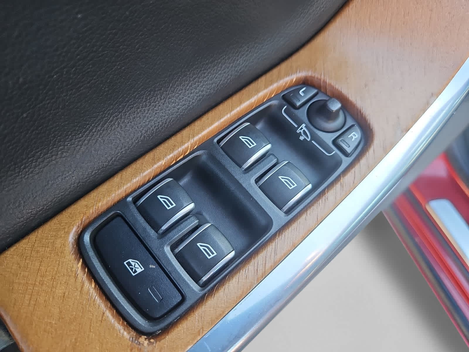 used 2016 Volvo S60 Inscription car, priced at $14,997