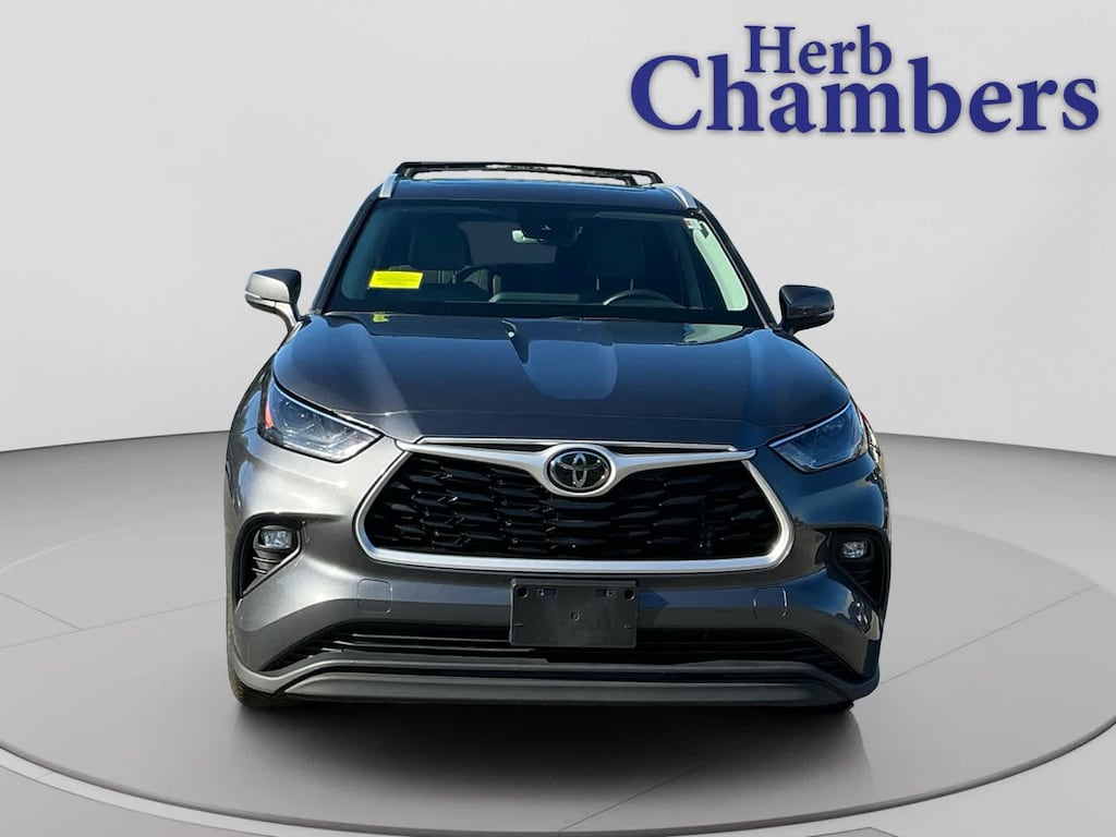 Used 2022 Toyota Highlander XLE