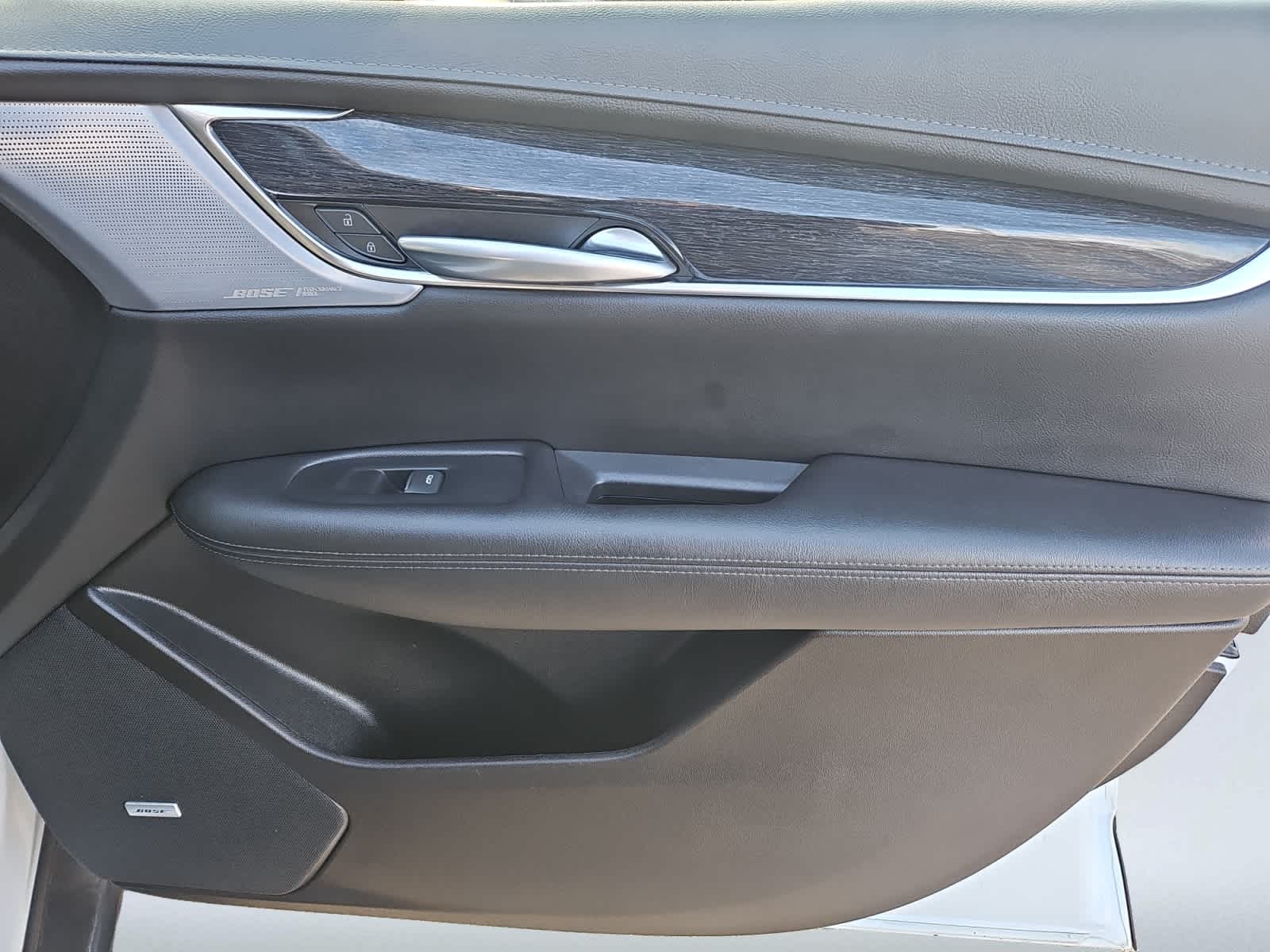 used 2023 Cadillac XT5 car, priced at $34,187