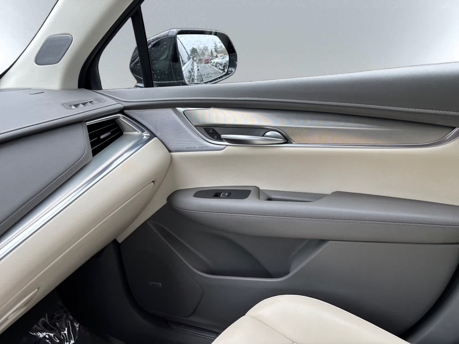 used 2023 Cadillac XT5 car, priced at $34,387