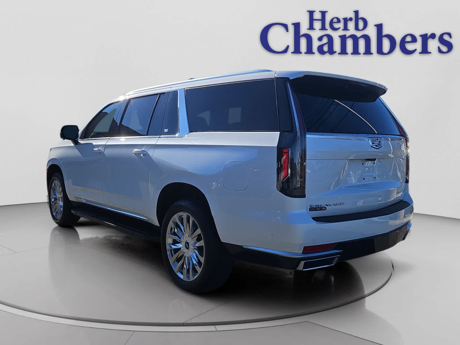 used 2024 Cadillac Escalade ESV car, priced at $81,887