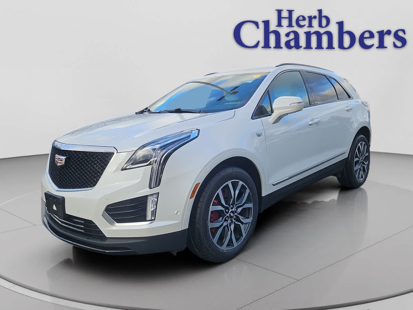 used 2022 Cadillac XT5 car, priced at $35,287