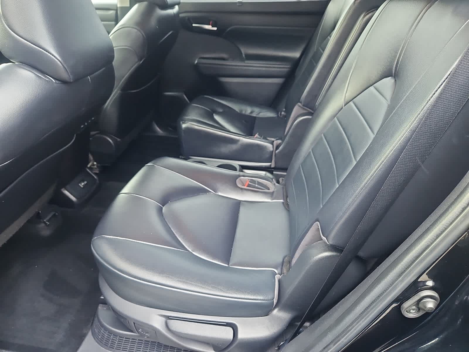 used 2023 Toyota Highlander car, priced at $25,487