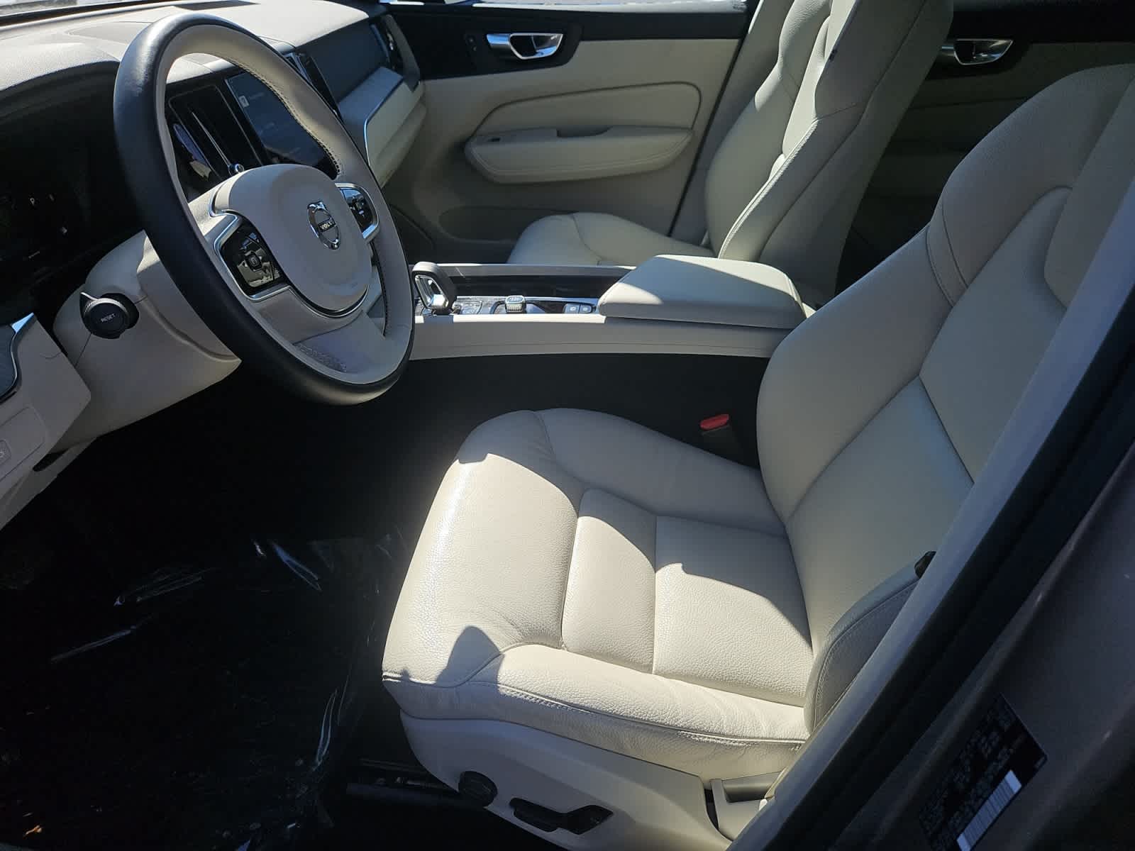 used 2023 Volvo XC60 car, priced at $36,997