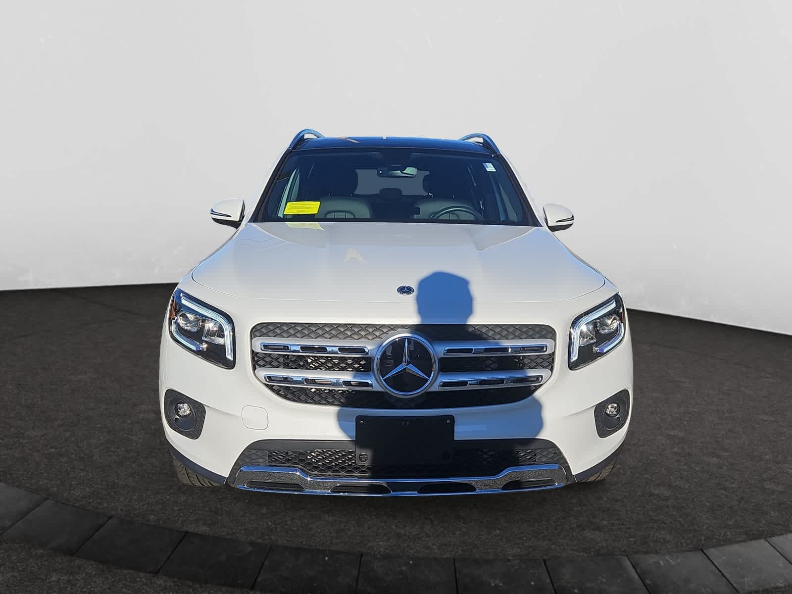 2022 Mercedes Benz GLB 250 photo 2