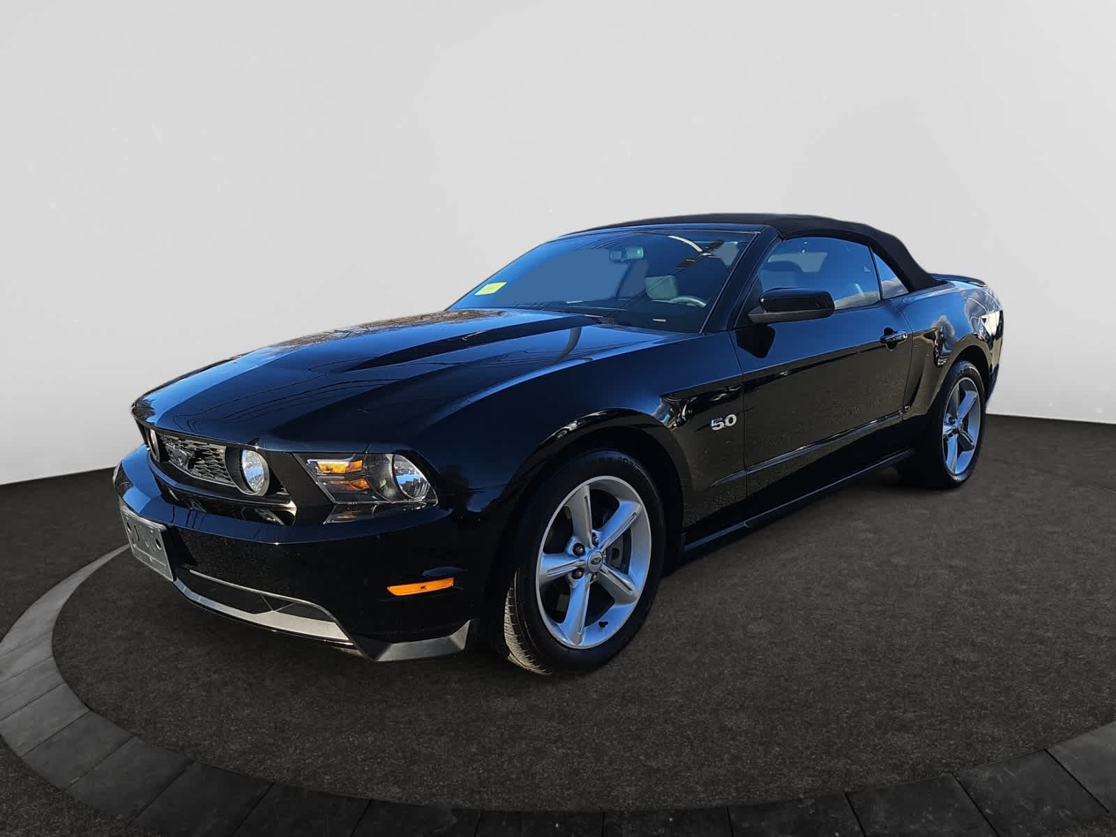 2011 Ford Mustang GT Convertible photo 4