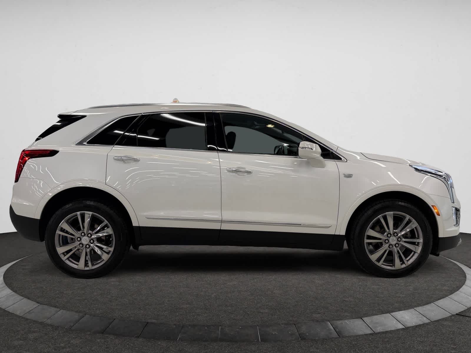 used 2023 Cadillac XT5 car, priced at $30,187