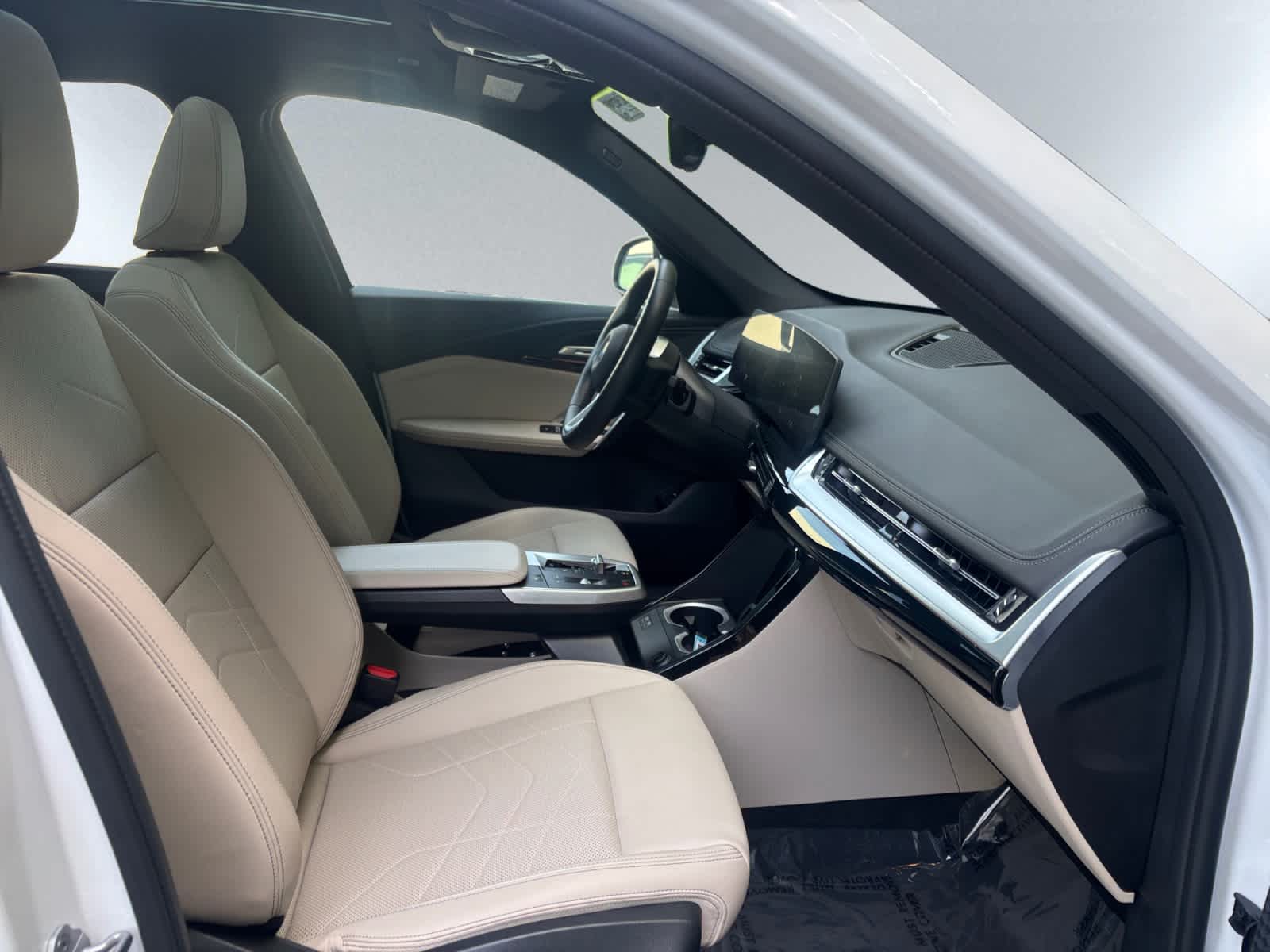 2025 BMW X1 28i - Photo 21